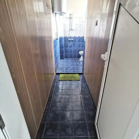 Entire Floor W Multiple Bedrooms 2 Baths Kitchen Center * Pomorie