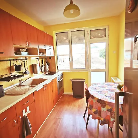 Apartamento Entire Floor W Multiple Bedrooms 2 Baths Kitchen Center *